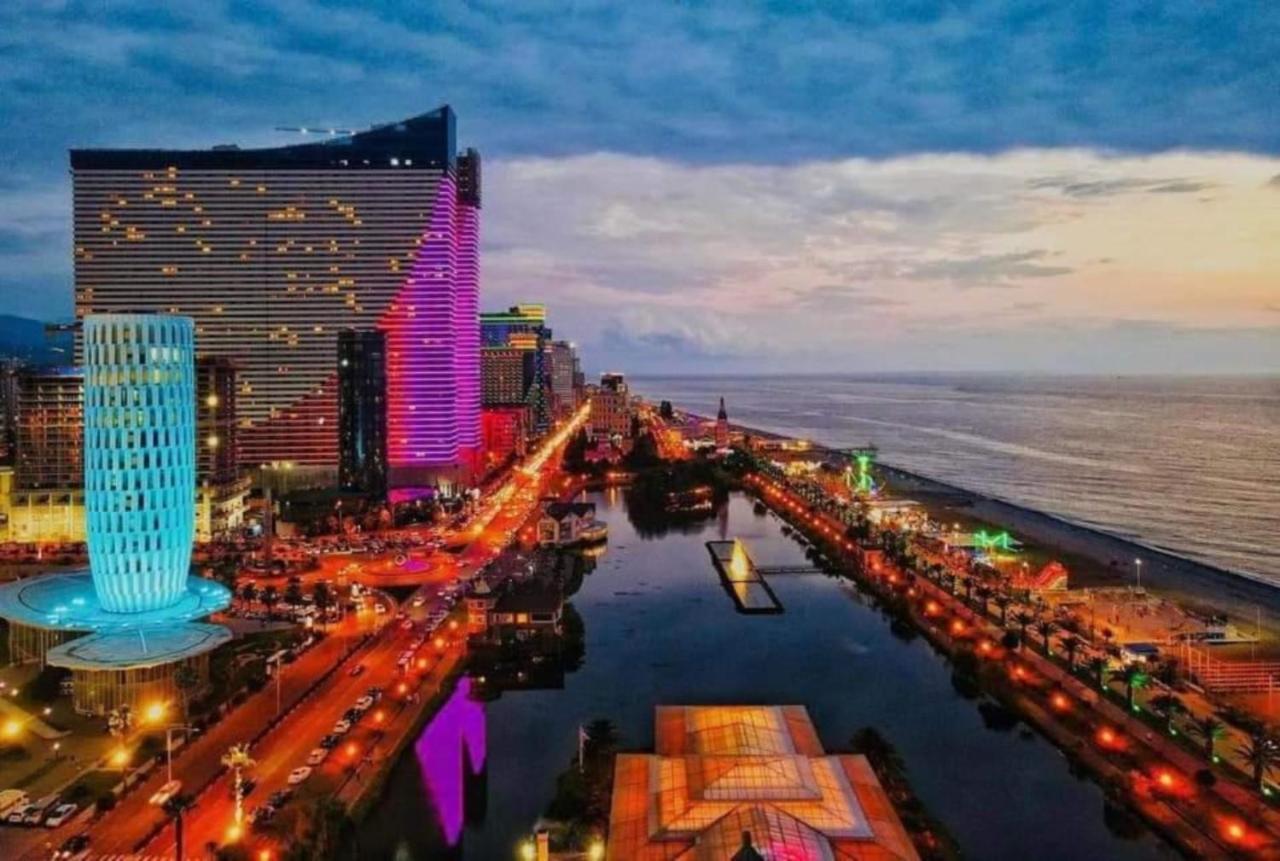 Black Sea Aparthotel Orbi City บาทูมิ ภายนอก รูปภาพ