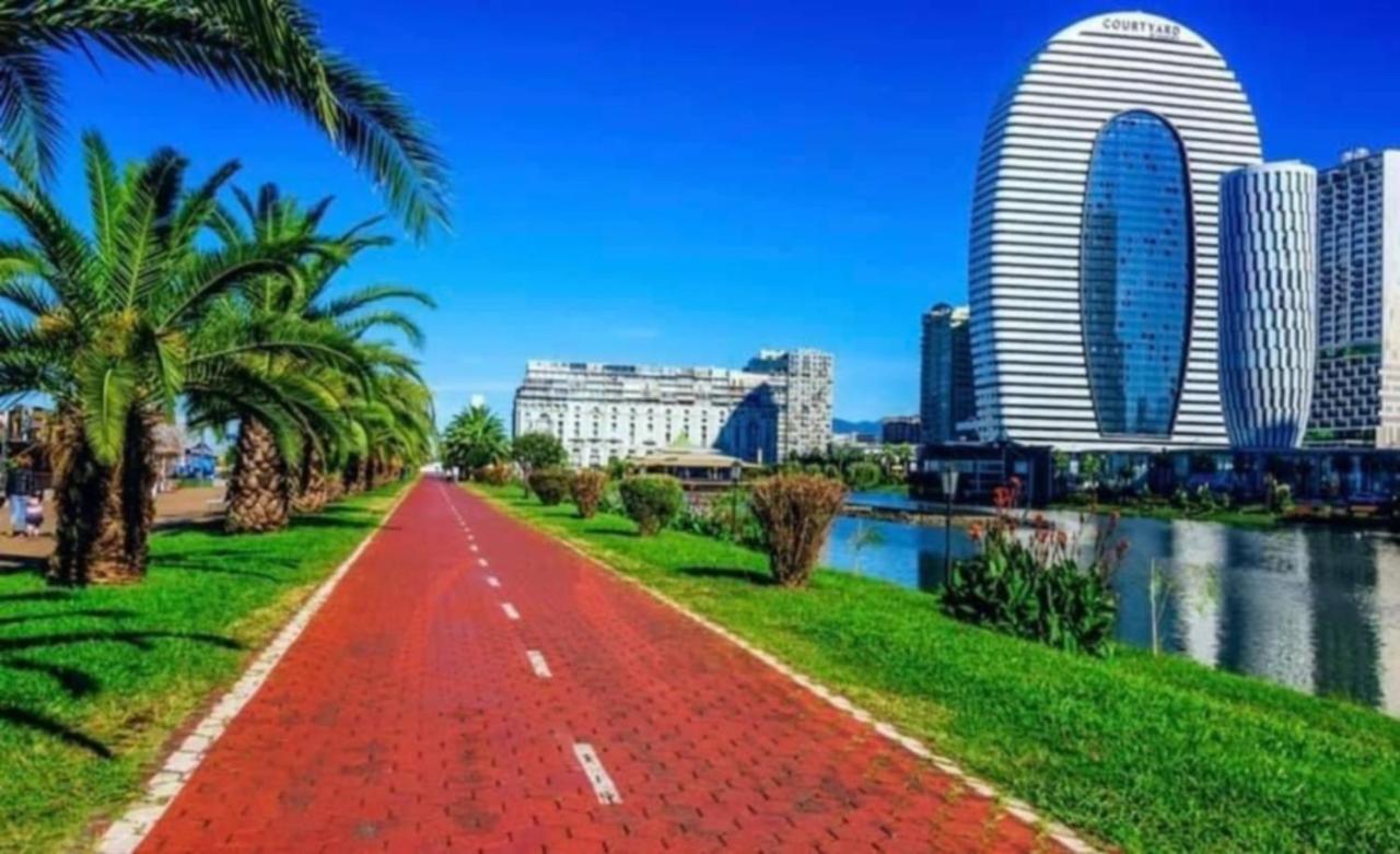 Black Sea Aparthotel Orbi City บาทูมิ ภายนอก รูปภาพ